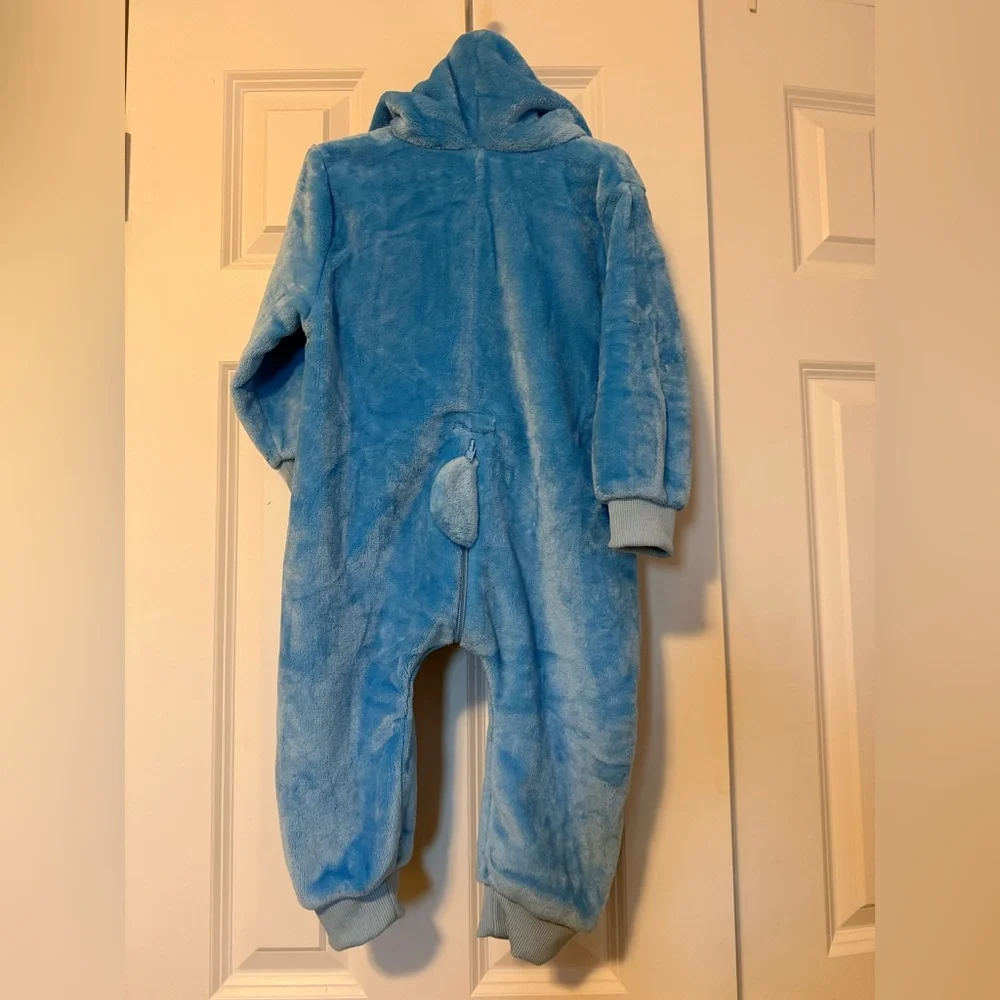 Stitch onesie pajama made of plush or fleece material size 100 3t to 4t EUC